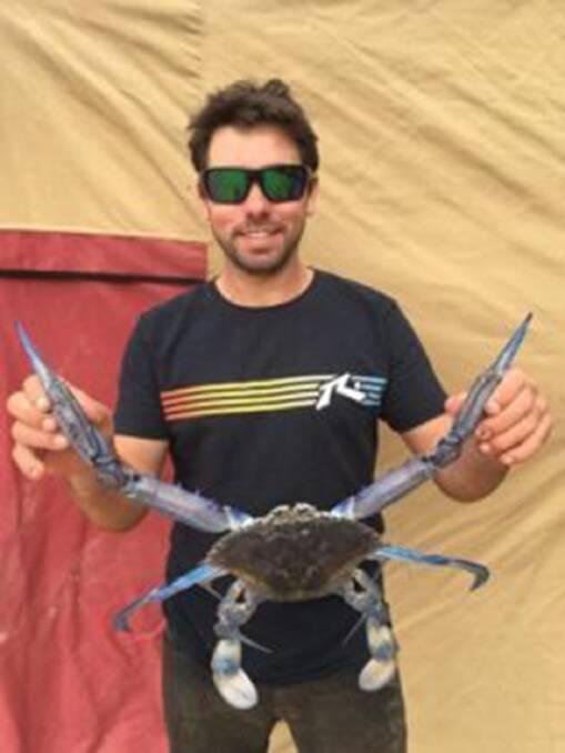 SHEER SIZE: Winner of the 2017 Ceduna crab competition, Shane Pittaway with his 179 millimetre blue swimmer crab.