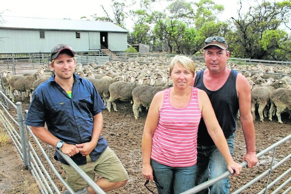 GENETICS MATTER: Kyle Duell, pictured with parents Gail and Roger, runs a 1000-breeder self-replacing Merino flock, using mainly Radnor and Kamora Netley Park bloodlines, at Bowhill.