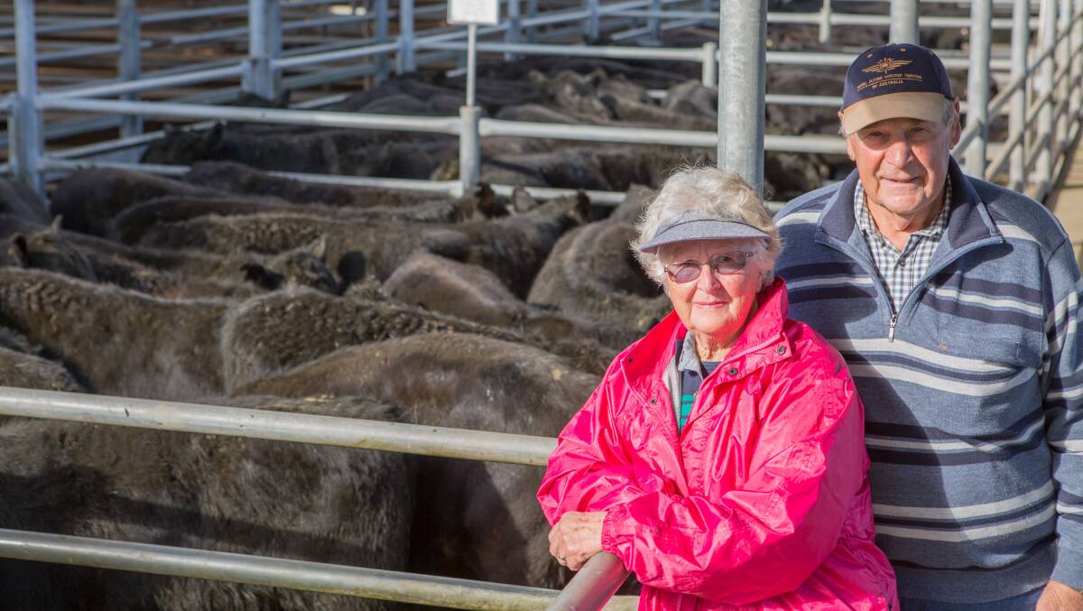 Janice and John Buhlmann, Double Scotch Pastoral Co, Furner, sold 62 TeMania-blood Angus steers, 11-13 months, for an average of $1493.  The top draft, 420kg, sold at $1520 or $3.78/kg, and the second and third drafts, 356kg and 353kg, sold for $4.17/kg and $4.20/kg, and eight younger Angus steers, 10-12 months, 311kg at $1270 or 4.08/kg, all bought by Ray White Keatley Livestock.