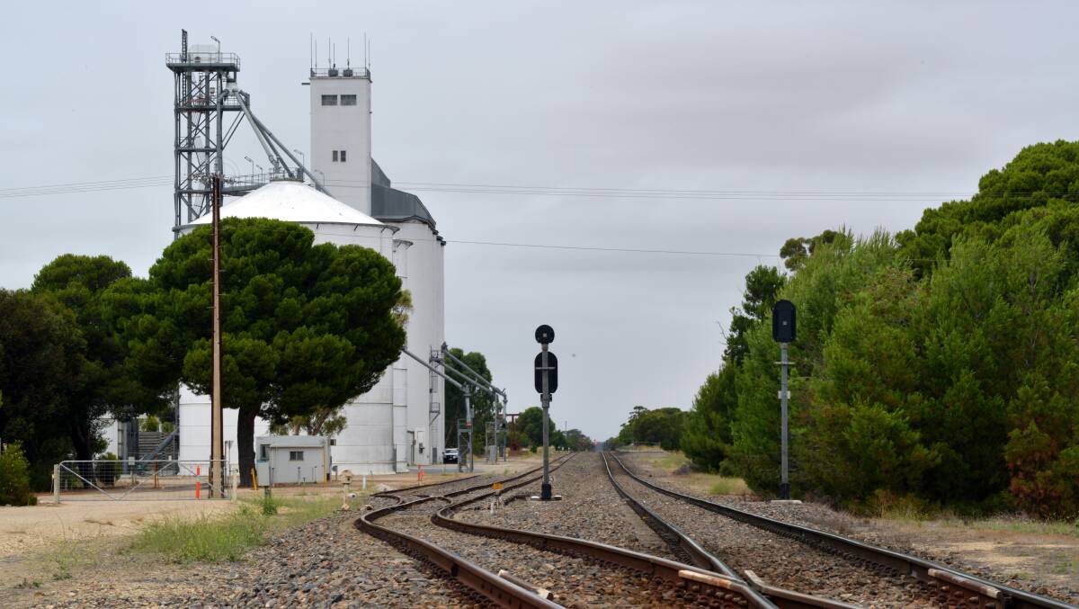 GRAIN GAIN: Viterra has extended its EP rail agreement with line operator Genesee & Wyoming Australia until March 2019. 