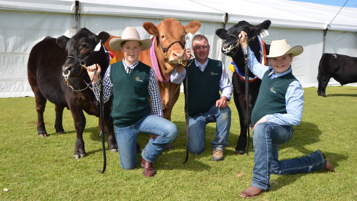 At the last show held in 2019 Thomas, Jono and Zanna Spence, Spences Show Steers, Keith, took out three broad ribbons in on hoof judging.