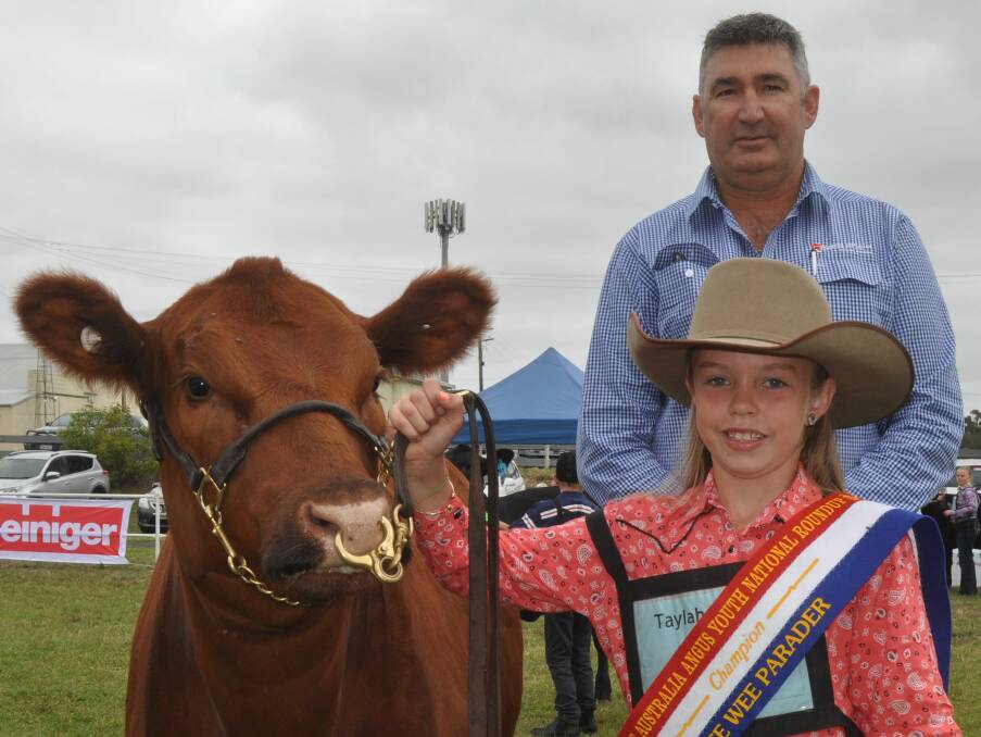 NEXT GEN: Southern Australian Livestock general manager Laryn Gogel with champion pee wee parader Taylah Hobbs, Orange, NSW.