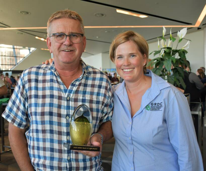 SA graingrower and consultant Bill Long was awarded the GRDC Southern Region Seed of Light Award with GRDC Southern Region Panel member Lou Flohr. Photo: GRDC