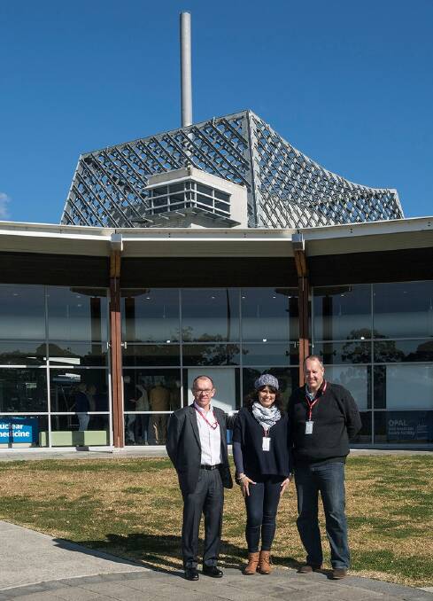 VISITORS: NRWMT's Bruce McCleary with Michelle and Brett Rayner, Kimba.