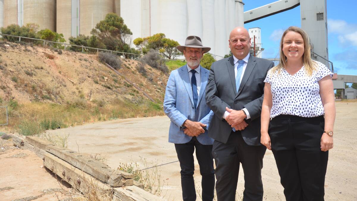 Federal Member for Grey Rowan Ramsey, Primary Industries Minister David Basham and RDAYMN board member Lyndsey Jackson are excited for the individualised drought resilience plans being developed as part of the Regional Drought Resilience Planning Program.