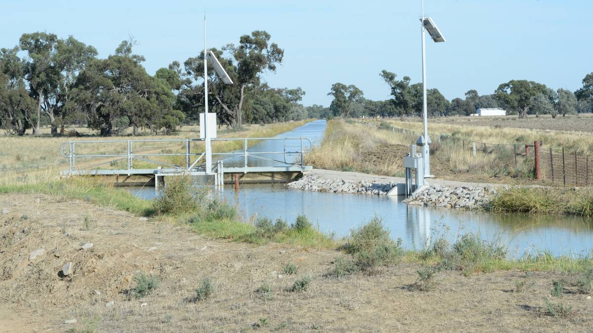 Irrigators urge states, MDBA to follow Victoria's lead on water