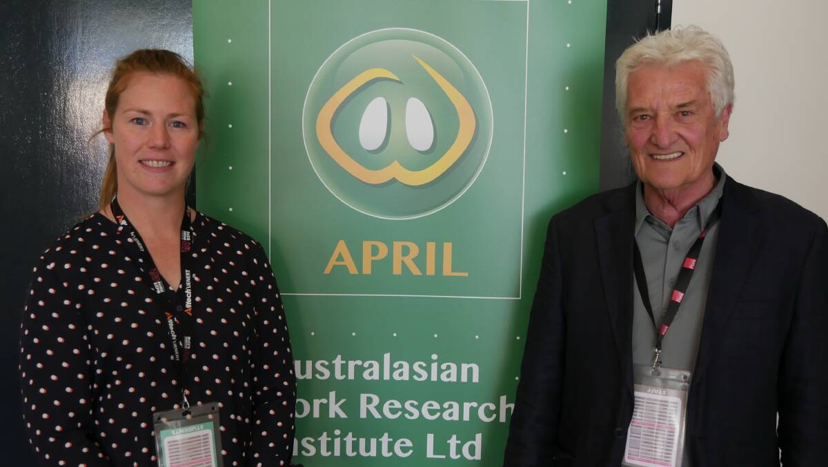 Dr Alice Weaver with acting APRIL CEO Dr Roger Campbell at the 2018 Pan Pacific 
Pork Expo. Dr Weaver’s University of Adelaide PhD was supported by Pork 
CRC and in 2016 she was the first industry placement program appointment 
under SA government funding to the Pork CRC.
