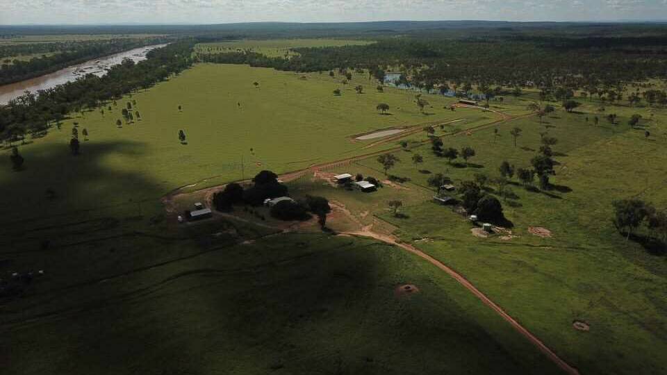 Lancewood Station is a 1545 hectare (3818 acre) mixed irrigated farming and grazing property. 